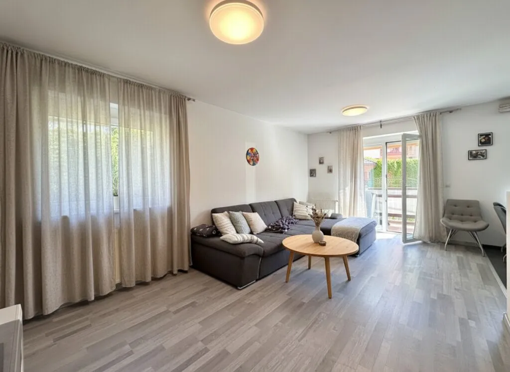 Wattens: Naturnahe 3-Zimmerwohnung mit sonniger Terrasse (ca. 9 m²), großem Kellerabteil & Tiefgaragenabstellplatz in ruhiger Lage - Ansicht 2