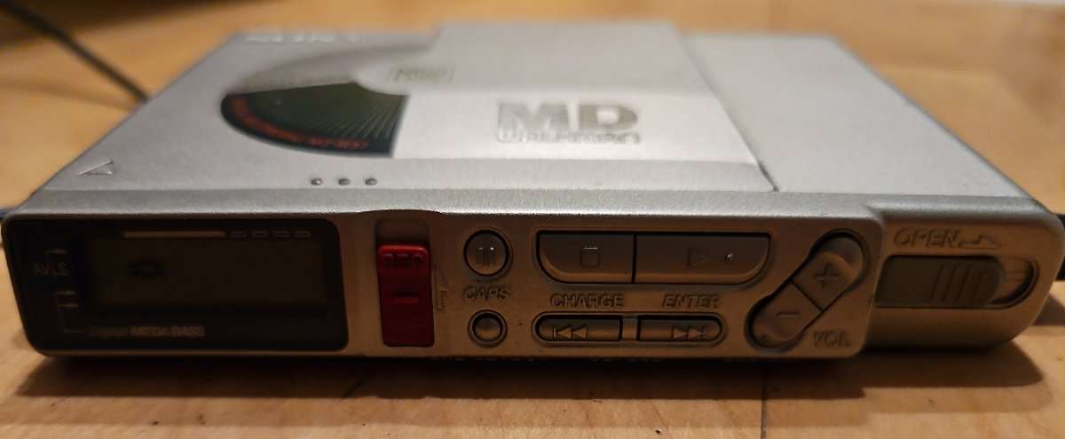 SONY MD WALKMAN MZ-R37 美品 Used Sony MZ-R37 Minidisc players for Sale | HifiShark.com