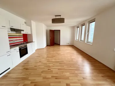 Sonnige Kleinwohnung im 5. Liftstock - U3, U4 und U6 fußläufig - Nähe Mariahifer Straße! – Bild 2