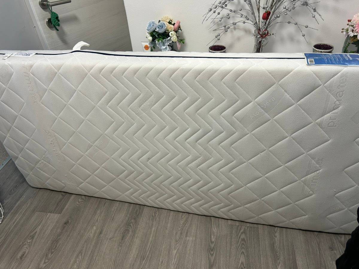 Matratze 90x200,  40,- (2630 Ternitz) - willhaben