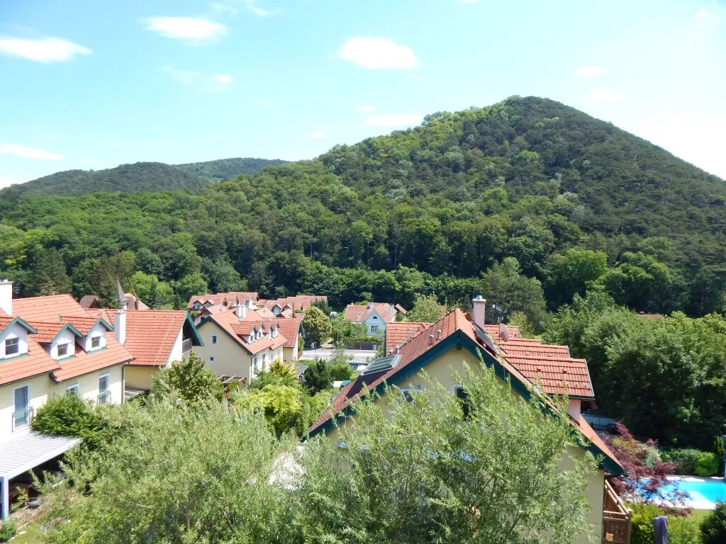 Exclusive Villa mit eigenem Lift im Haus, Pool und Grünblick - Neubau Erstbezug - Widok 2