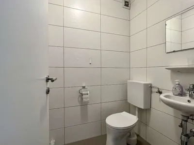 3-Zimmer-Gewerbeimmobilie mieten in Salzburg-Umgebung – 70 m², € 499 – Bild 5 von 5