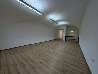 3-Zimmer-Gewerbeimmobilie mieten in Braunau am Inn – 120 m², € 850 – Bild 7 von 23