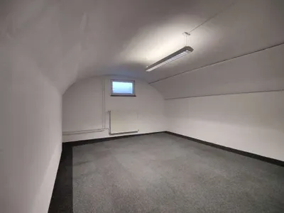 3-Zimmer-Gewerbeimmobilie mieten in Braunau am Inn – 120 m², € 850 – Bild 16 von 23