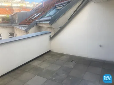 Dachgeschoss mit Terrasse für Sportler – Bild 3
