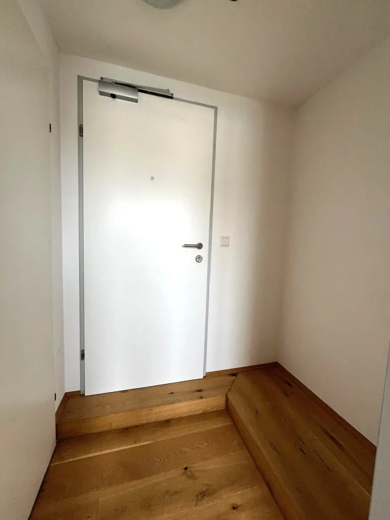 Wunderschöne, perfekt aufgeteilte 3-Zimmer-Altbauwohnung mit kleiner Dachterrasse in absoluter Bestlage, direkt gegenüber der Karl-Franzens-Universität - WG geeignet - Provisionsfrei – pohled 2