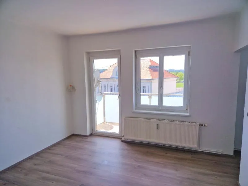Geräumige Eigentumswohnung (49m²) mit Balkon in Fehring! Provisionsfrei – pohled 2