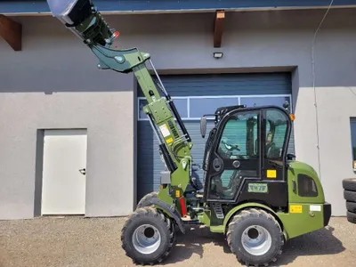 WZ 8100T Perkins Hoflader Agrarfahrzeug
