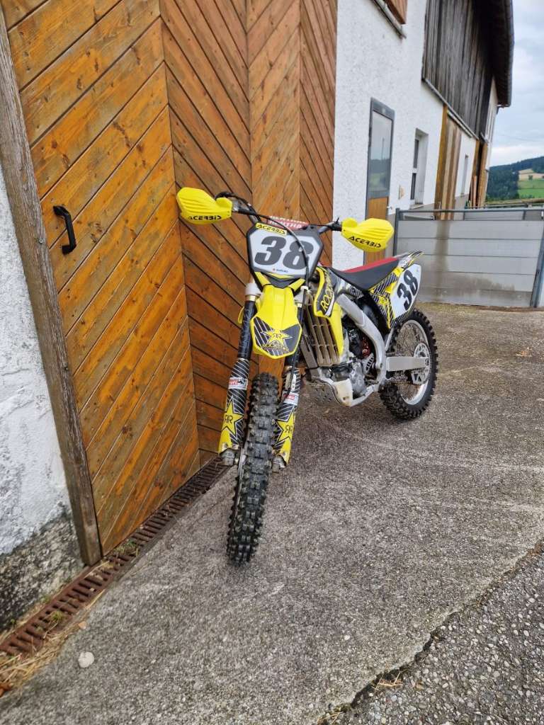 Suzuki RMZ 250 Motocross