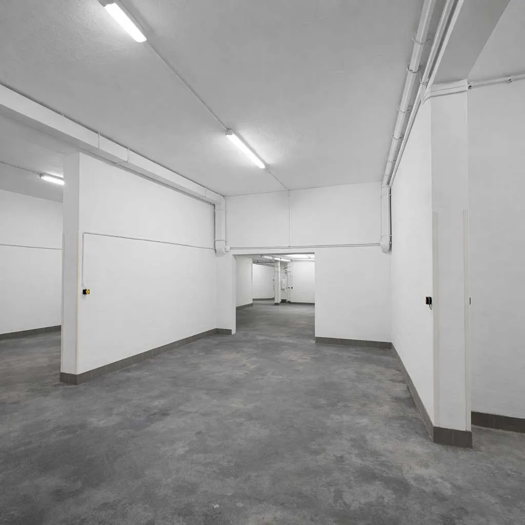 L A G E R F L Ä C H E N von 30 bis 300 m² Kärntnerstraße Graz - Ansicht 2
