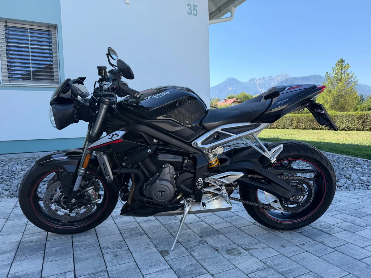 Triumph Street Triple