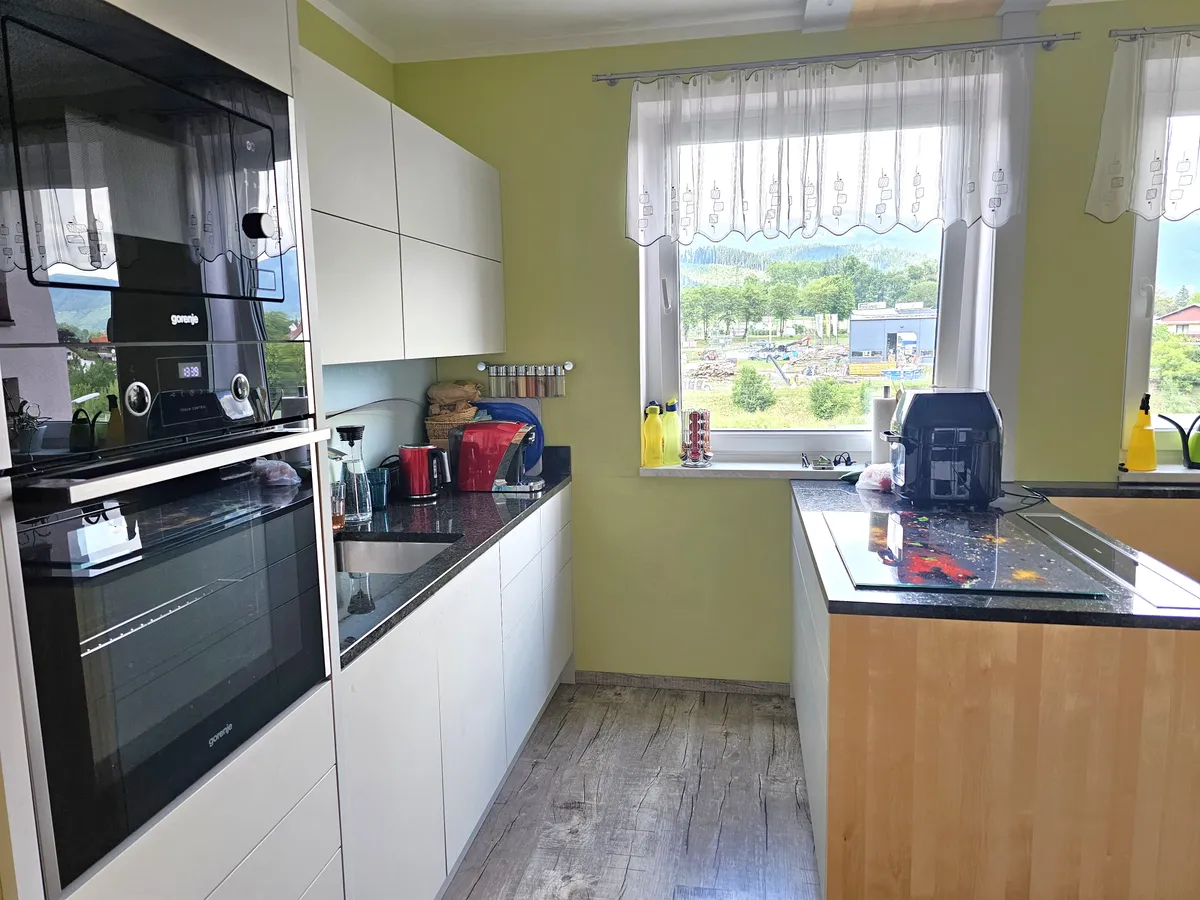 Geschmackvoll, mit Tischlermöbeln ausgestattete 2 - Zimmerwohnung mit Loggia zum Wohlfühlen! - Ansicht 2