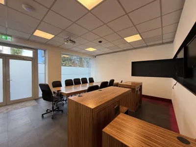 12-Zimmer-Gewerbeimmobilie mieten in Graz – 424 m², € 4.000 – Bild 2 von 18