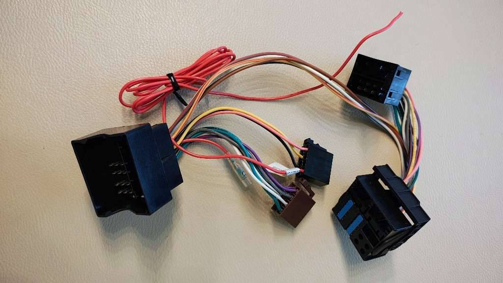 Carpoint 0810040 Radio Anschlusskabel RAL Male ISO Power und