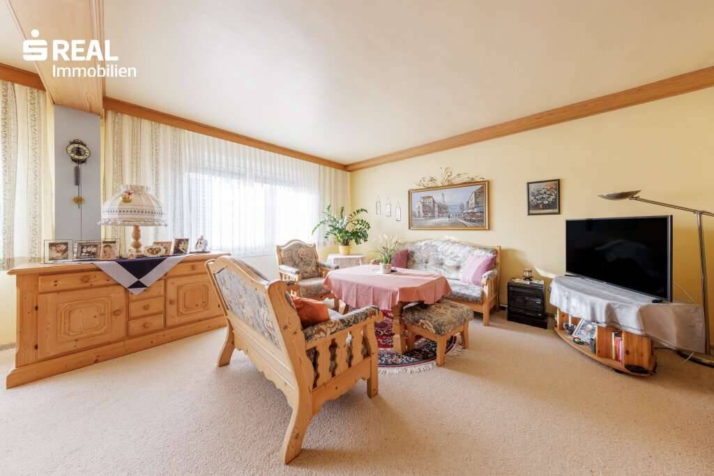 charmantes 7 Zimmer-Einfamilienhaus mit großem Garten - Widok 2