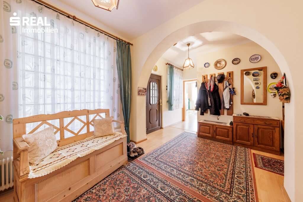 charmantes 7 Zimmer-Einfamilienhaus mit großem Garten - Widok 3