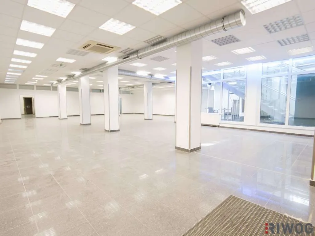 Zentrumslage | 320m² Geschäftslokal mit großen Auslagen | Kundenparkplätze vis Ü vis - Ansicht 3