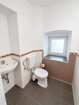 3-Zimmer-Gewerbeimmobilie mieten in Amstetten – 80 m², € 690 – Bild 8 von 10