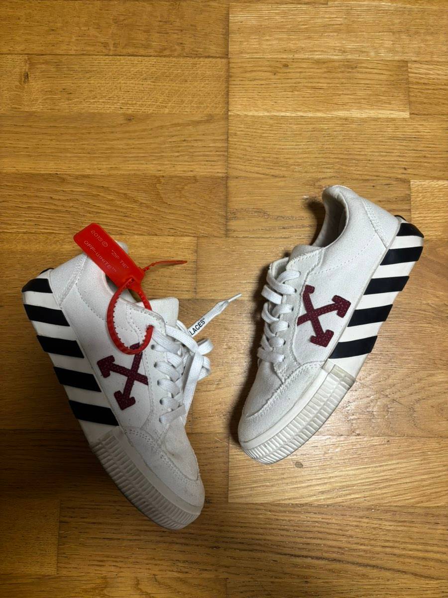 Off-White Schuhe