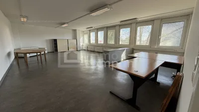 1-Zimmer-Gewerbeimmobilie mieten in Wiener Neustadt Land – 90 m², € 730 – Bild 2 von 9