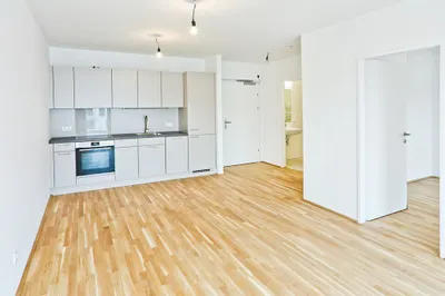 AB NOVEMBER: Perfekt aufgeteilte 2-Zimmer-Wohnung mit Balkon – Bild 2