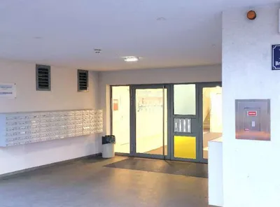 Wunderschöne möblierte 57m2 2-Zimmer Mietwohnung Ubergabe, Zugang zur Loggia von beiden Zimmer, Neubaugebeude, Keller im Erdgeschoss mit Tageslicht, zwei Spielplätze, hochwertige Inventar - Ablöse €5800 (notwendige Bezahlung), KEINE Makler Prov.