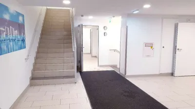 Wunderschöne möblierte 57m2 2-Zimmer Mietwohnung Ubergabe, Zugang zur Loggia von beiden Zimmer, Neubaugebeude, Keller im Erdgeschoss mit Tageslicht, zwei Spielplätze, hochwertige Inventar - Ablöse €5800 (notwendige Bezahlung), KEINE Makler Prov. – Bild 3
