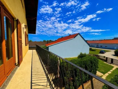 10-Zimmer-Haus kaufen in Gänserndorf – 280 m², € 379.000 – Bild 1 von 21
