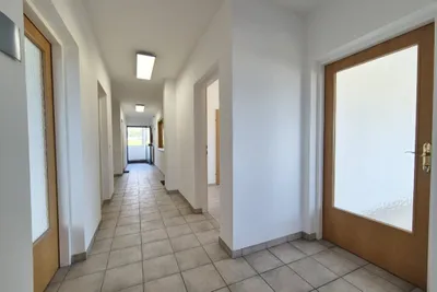 Gewerbeimmobilie mieten in Gmunden – 42 m², € 1.016 – Bild 3 von 12