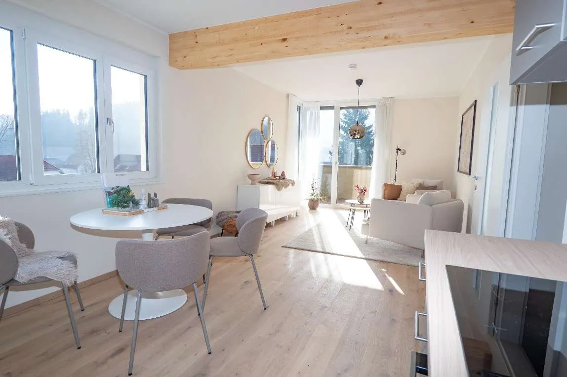 3-Zimmer-Wohnung mit viel Holz und Liebe zum Detail, nachhaltig & energieeffizient – pohled 2