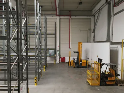 Gewerbeimmobilie mieten in Villach Land – 2 700 m², € 5 – Bild 4 von 8