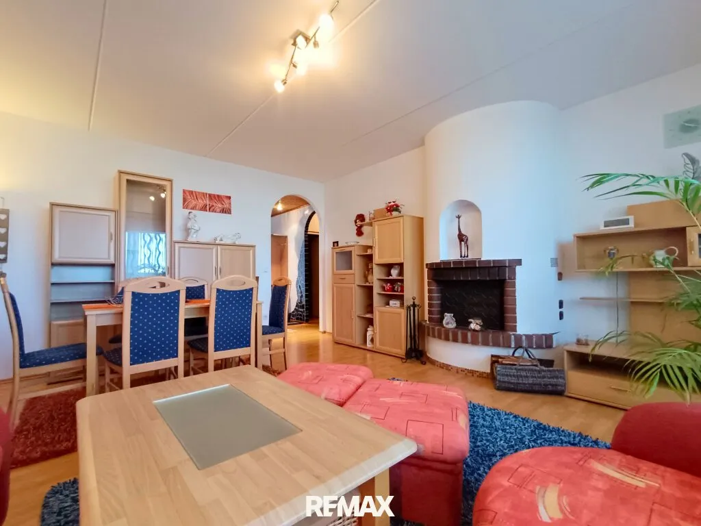 PLATZ FÜR DIE GANZE FAMILIE! 4 Zimmer Wohnung in Wienersdorf mit großer Loggia zu kaufen! – pohled 2