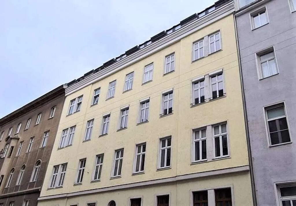 TERRASSENHIT, DACHGESCHOSS, 138 m² Maisonette mit 45 m² Terrasse, 3 Zimmer, Wohnküche, Wannenbad, Rembrandtstraße – pohled 2