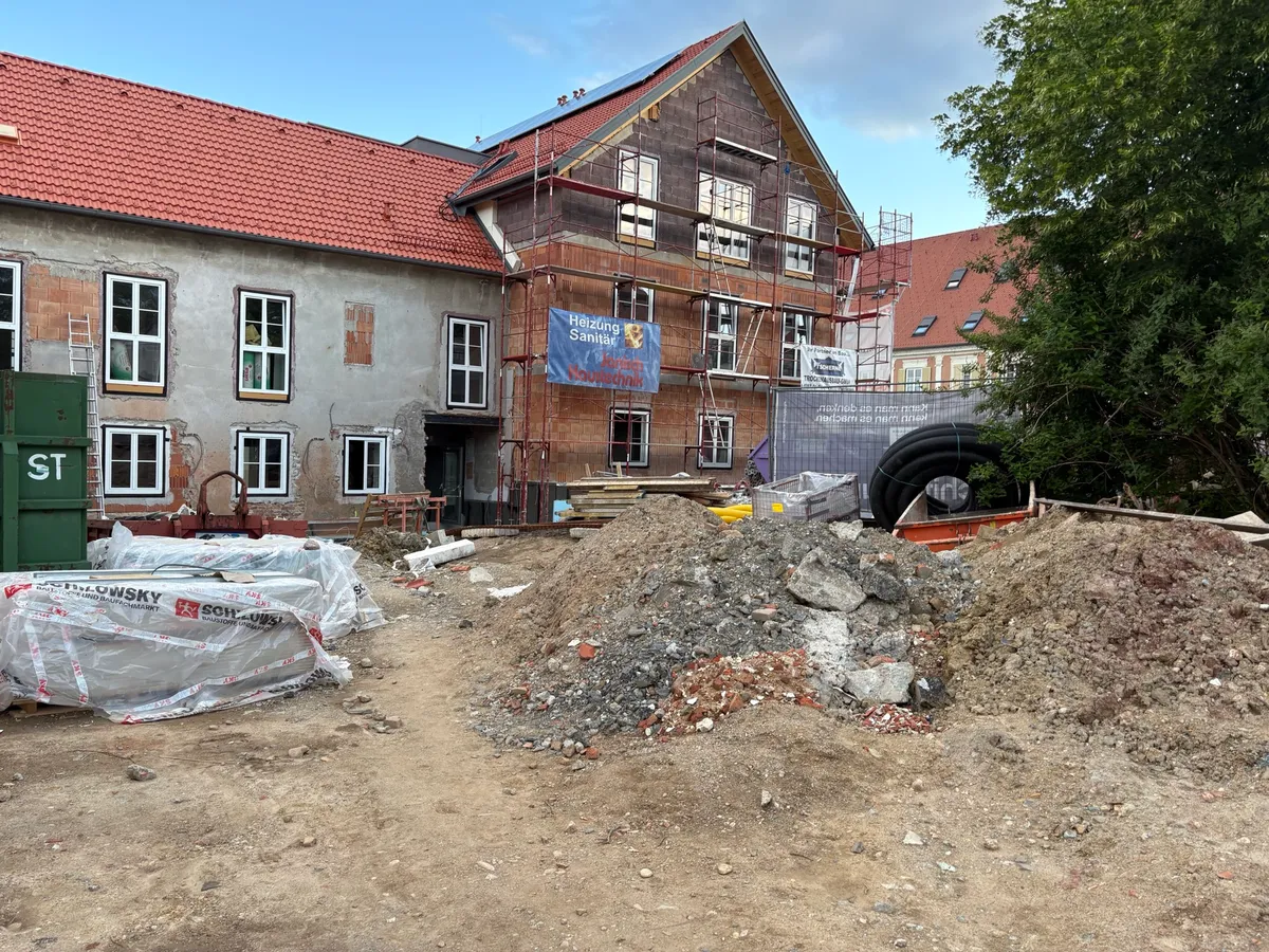 Hochwertige Dachgeschosswohnung mit Terrasse, Aufzug und Klimatisierung - Ansicht 3