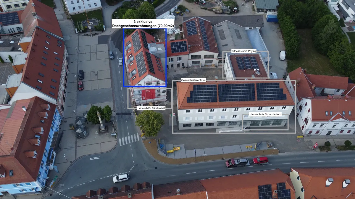 Hochwertige Dachgeschosswohnung mit Terrasse, Aufzug und Klimatisierung - Ansicht 2