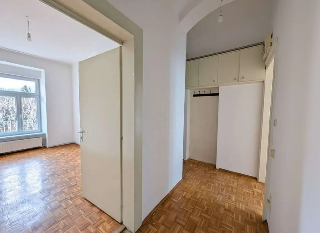 Altbau-Klassiker mit 2 Balkonen in Graz-Eggenberg zum Bestpreis: Sanieren, Gestalten, Profitieren! - Ansicht 3