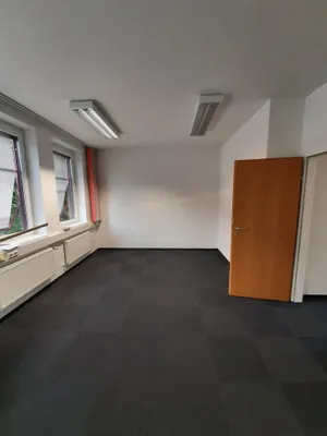 Gewerbeimmobilie mieten in Ried im Innkreis – 61 m², € 986