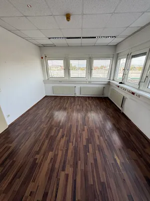 9-Zimmer-Gewerbeimmobilie mieten in Graz – 220 m², € 12 – Bild 2 von 5