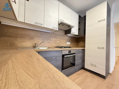 ERSTBEZUG! Sanierte 4 Zimmer Wohnung in ruhiger Lage! Neues Badezimmer & WC! – Bild 3