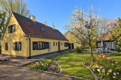 7-Zimmer-Haus mieten in Sankt Pölten – 270 m², € 1.950 – Bild 4 von 9