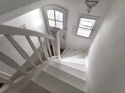 7-Zimmer-Haus mieten in Sankt Pölten – 270 m², € 1.950 – Bild 2 von 9
