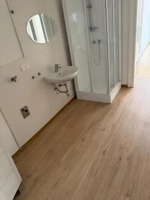 WG-Hit! Helle 3-Zimmer-Altbauwohnung nahe Bahnhof Meidling – Bild 2