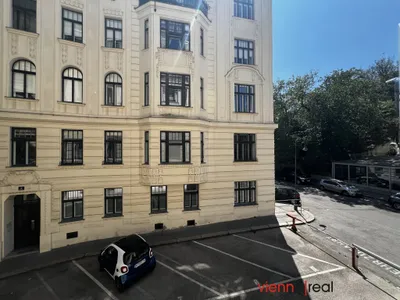 Elegante und ruhige 5-Zimmer Altbauwohnung mit separater Küche, kleiner hofseitiger Loggia, 2 Bädern und Kellerabteil – Bild 2