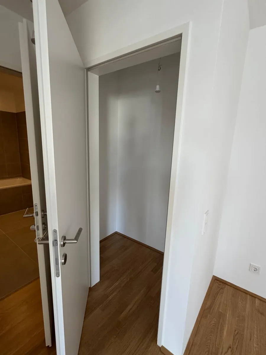 Moderne 2-Zimmer Wohnung Neubau mit Balkon mit Premium-Amenities im Village im Dritten - Ansicht 2