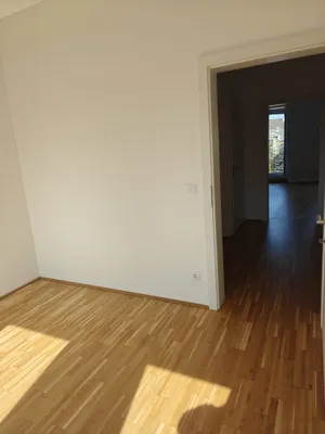 Neubau - tolle 3 Zimmerwohnung mit Dachterrasse und Klimaanlage zu vermieten – Bild 2