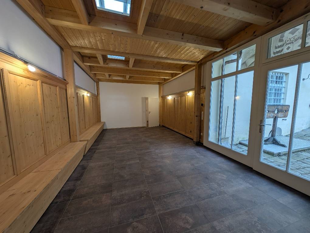 (Videolink!) Ehemaliges Geschäftslokal zu Loft umgebaut im alten Gefängnis Braunau, Braunau am Inn