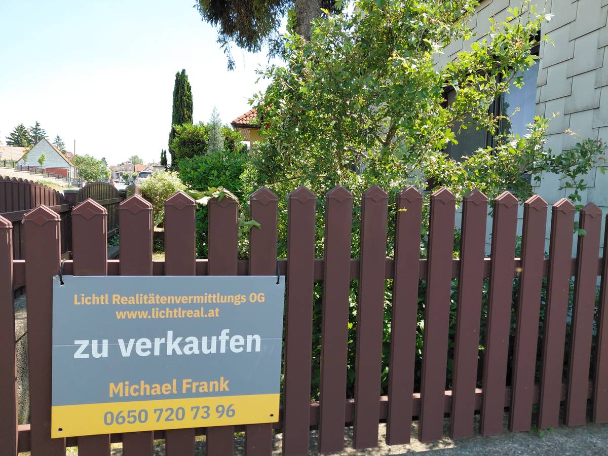 Ebenes Grundstück mit Baumbestand, rechteckig, optimal für Ihren Wohnsitz im Grünen – pohled 2