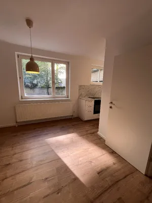 Erstbezug nach Sanierung: Stilvolle 2-Zimmer-Wohnung im Botschaftsviertel – Bild 2