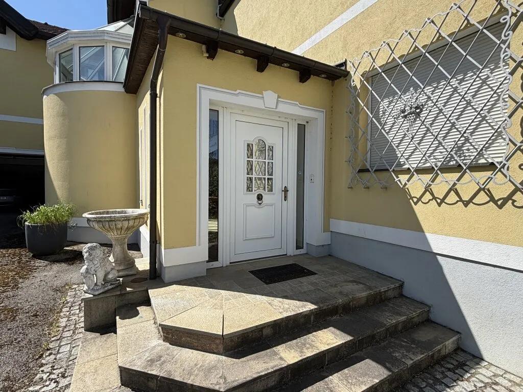 Repräsentative Villa in Bestlage - Architektur, Raum und Lage auf höchstem Niveau - Widok 3