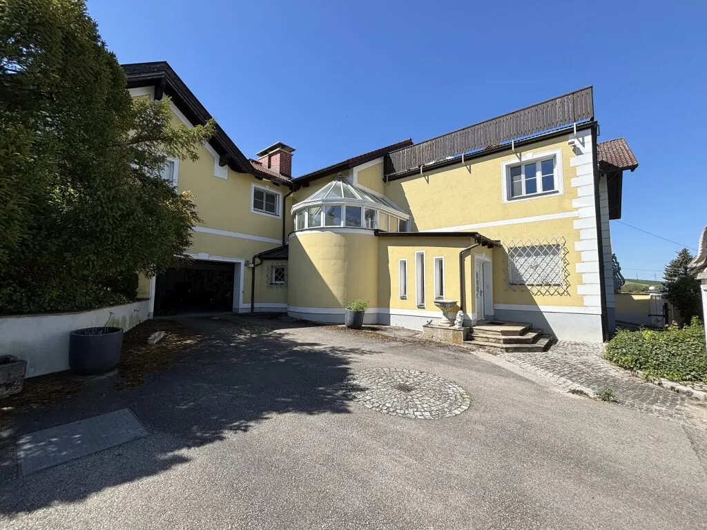 Repräsentative Villa in Bestlage - Architektur, Raum und Lage auf höchstem Niveau - Widok 2